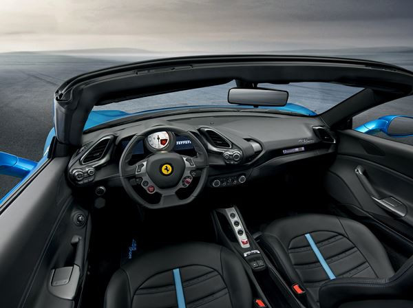 La Ferrari 488 se découvre en mode Spider