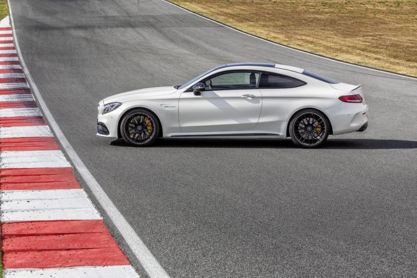 La Mercedes-AMG C 63 Coupé revendique une identité technique et visuelle propre