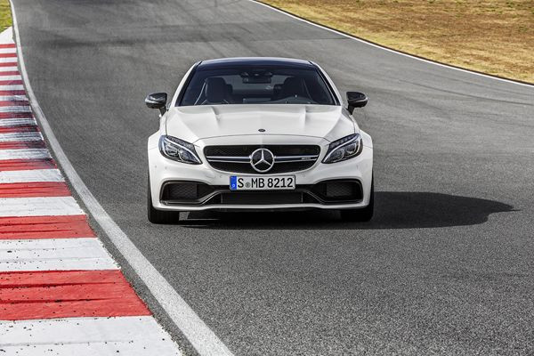 La Mercedes-AMG C 63 Coupé revendique une identité technique et visuelle propre