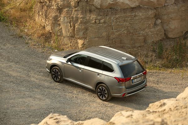 Le Mitsubishi Outlander PHEV remanié « Dynamic Shield » arrive