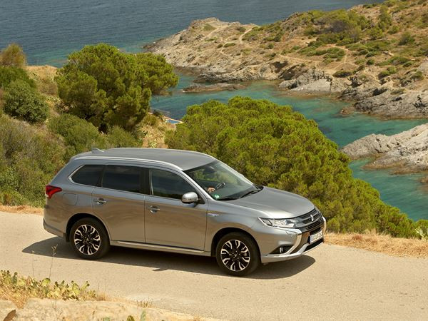 Le Mitsubishi Outlander PHEV remanié « Dynamic Shield » arrive