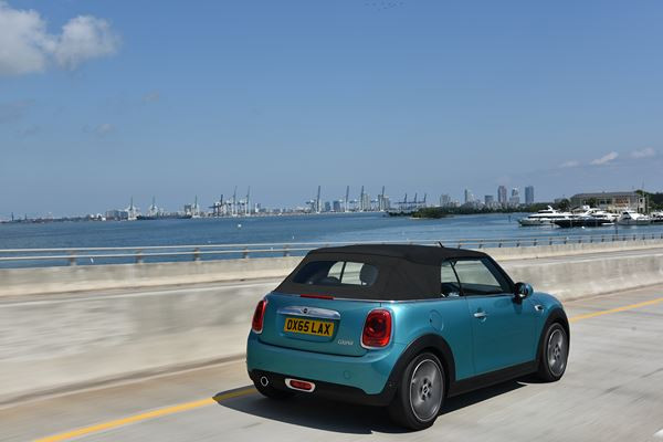 La Mini Cabriolet change de génération