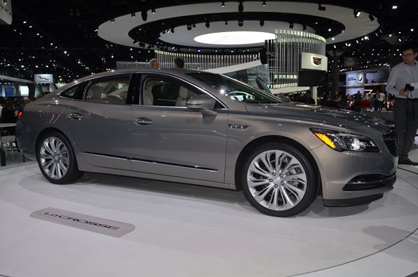 Dans les allées du salon automobile international 2015 de Los Angeles