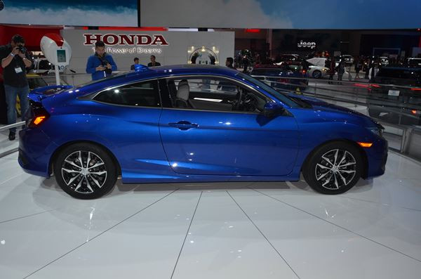 Dans les allées du salon automobile international 2015 de Los Angeles