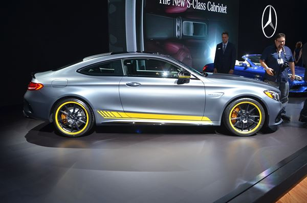 Dans les allées du salon automobile international 2015 de Los Angeles