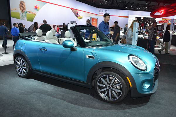 Dans les allées du salon automobile international 2015 de Los Angeles
