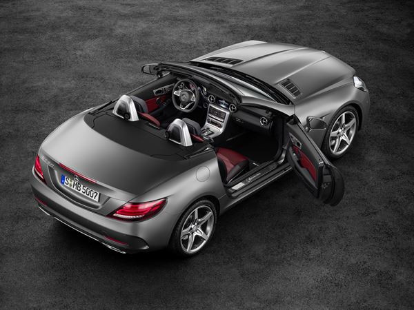 Le roadster compact Mercedes SLC embarque une technologie optimisée