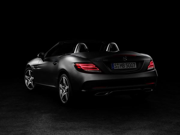 Le roadster compact Mercedes SLC embarque une technologie optimisée