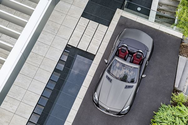 Le roadster compact Mercedes SLC embarque une technologie optimisée