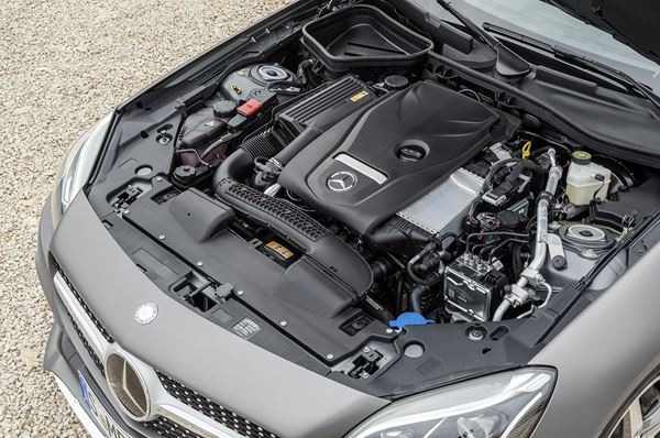 Le roadster compact Mercedes SLC embarque une technologie optimisée