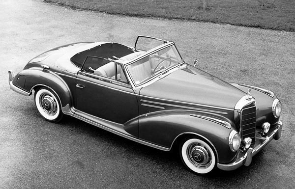 L'édition 2016 du salon Rétromobile ouvre ses portes