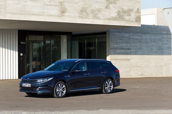La variante break de la Kia Optima SW embarque un chargement de 553 litres