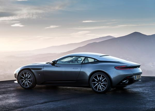 L'Aston Martin DB11 embarque un moteur V12 biturbo de 608 ch