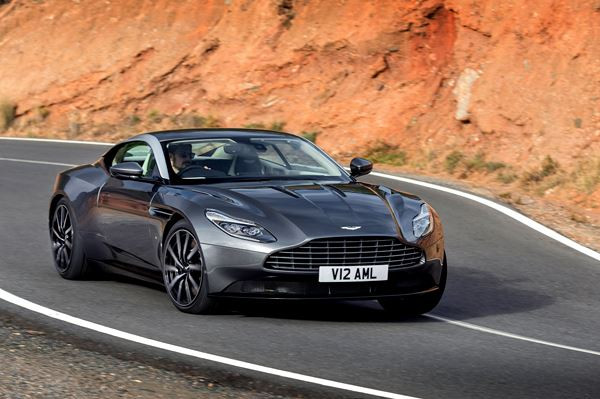L'Aston Martin DB11 embarque un moteur V12 biturbo de 608 ch