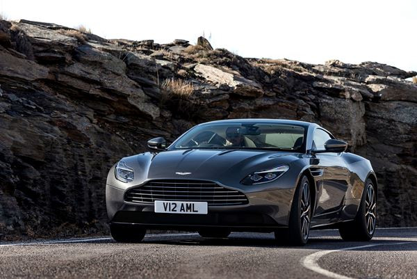 L'Aston Martin DB11 embarque un moteur V12 biturbo de 608 ch