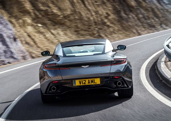 L'Aston Martin DB11 embarque un moteur V12 biturbo de 608 ch