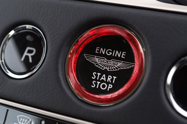 L'Aston Martin DB11 embarque un moteur V12 biturbo de 608 ch