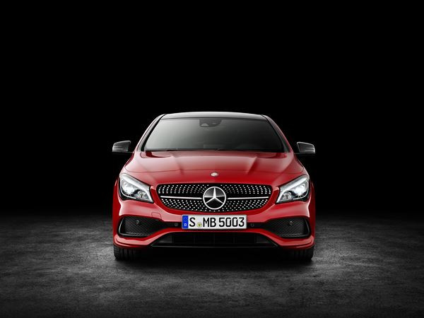 Le Mercedes CLA Coupé s'offre un restylage