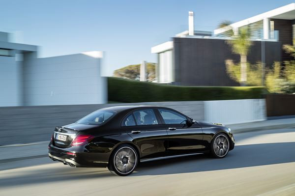 La Mercedes-AMG E 43 4Matic embarque un V6 biturbo 3.0 litres de 401 ch