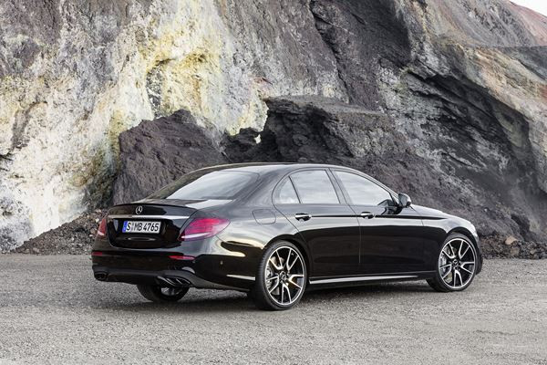 La Mercedes-AMG E 43 4Matic embarque un V6 biturbo 3.0 litres de 401 ch