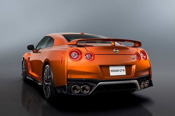 La Nissan GT-R version 2017 repousse ses limites en matière de performances