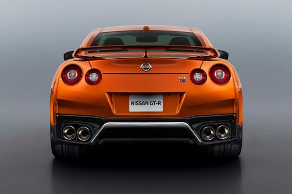La Nissan GT-R version 2017 repousse ses limites en matière de performances
