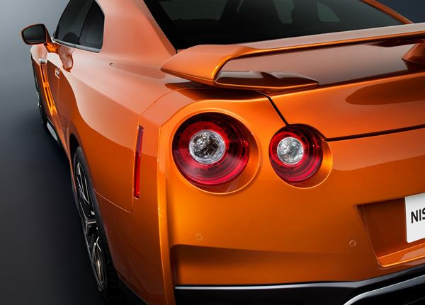 La Nissan GT-R version 2017 repousse ses limites en matière de performances