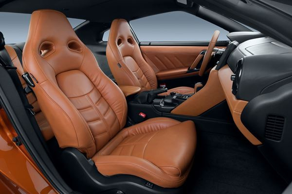 La Nissan GT-R version 2017 repousse ses limites en matière de performances