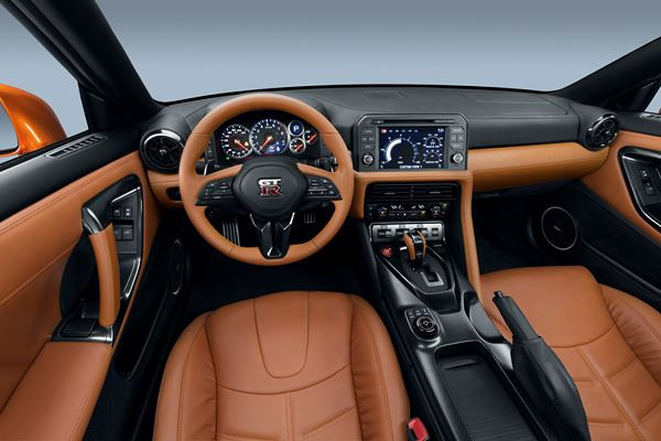 La Nissan GT-R version 2017 repousse ses limites en matière de performances
