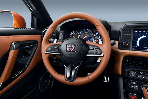 La Nissan GT-R version 2017 repousse ses limites en matière de performances