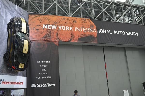 L'édition 2016 du salon de l’automobile de New York ouvre ses portes au public