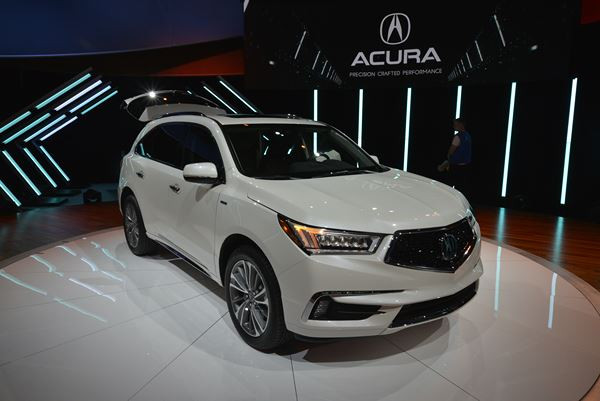 L'édition 2016 du salon de l’automobile de New York ouvre ses portes au public