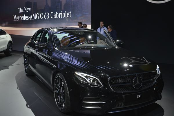 L'édition 2016 du salon de l’automobile de New York ouvre ses portes au public
