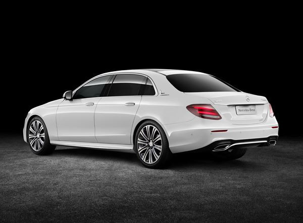 La Mercedes Classe E à empattement long s’allonge de 140 millimètres