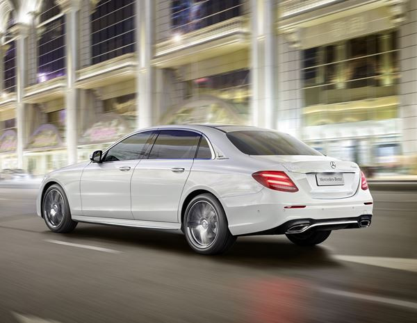 La Mercedes Classe E à empattement long s’allonge de 140 millimètres