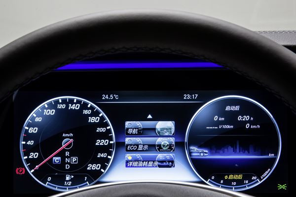 La Mercedes Classe E à empattement long s’allonge de 140 millimètres