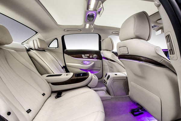 La Mercedes Classe E à empattement long s’allonge de 140 millimètres