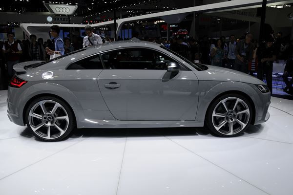 Dans les allées du salon de l'automobile de Pékin 2016
