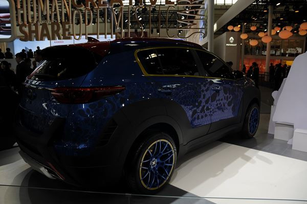 Dans les allées du salon de l'automobile de Pékin 2016
