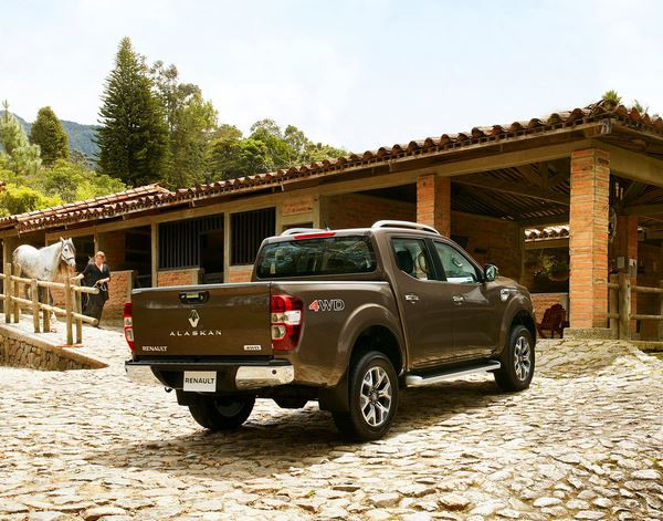 Le pick-up d’une tonne Renault Alaskan intègre une face avant imposante