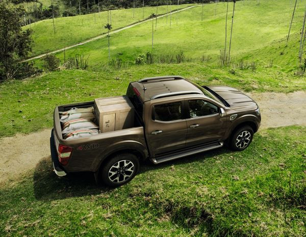 Le pick-up d’une tonne Renault Alaskan intègre une face avant imposante