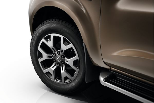 Le pick-up d’une tonne Renault Alaskan intègre une face avant imposante