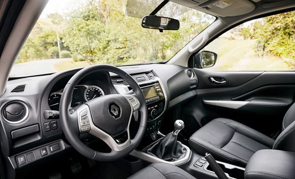 Le pick-up d’une tonne Renault Alaskan intègre une face avant imposante