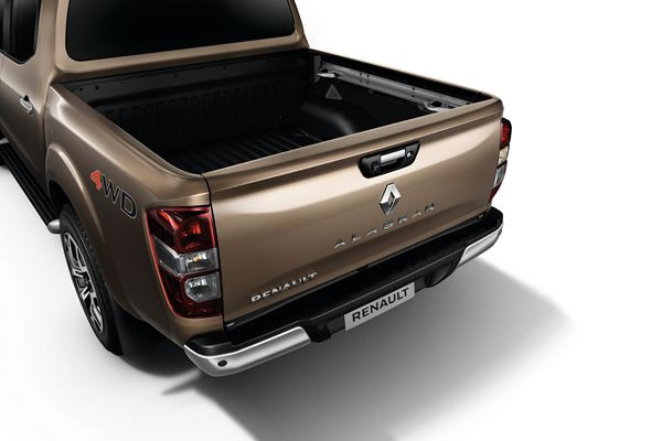 Le pick-up d’une tonne Renault Alaskan intègre une face avant imposante