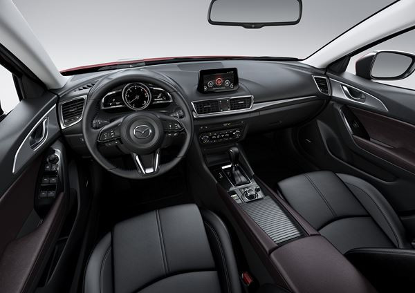 La Mazda 3 2017 restylée reçoit de nouveaux équipements
