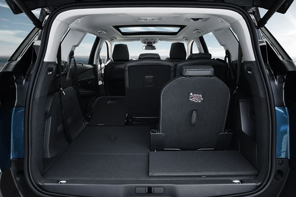 Le Peugeot 5008 se transforme en grand SUV sept places du segment C