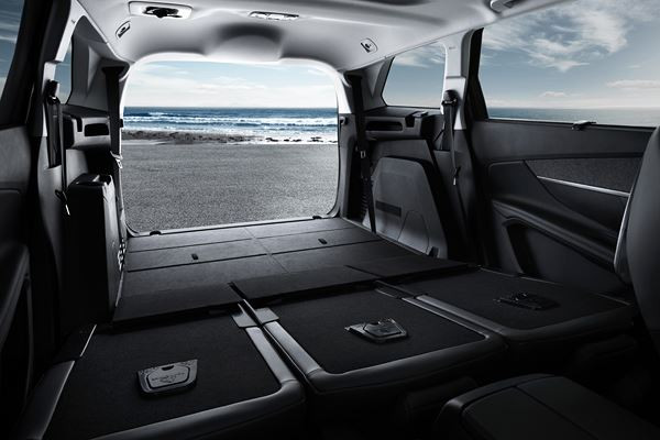 Le Peugeot 5008 se transforme en grand SUV sept places du segment C