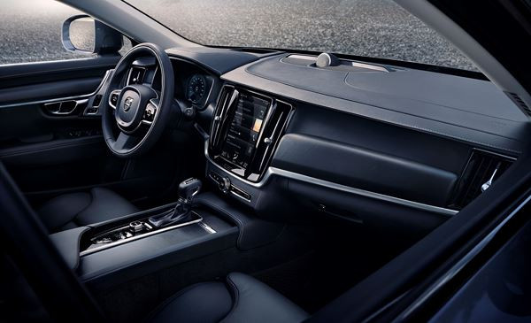 Le Volvo V90 Cross Country affiche son côté tous chemins