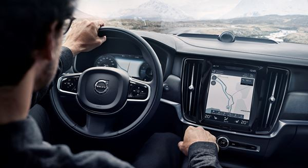 Le Volvo V90 Cross Country affiche son côté tous chemins