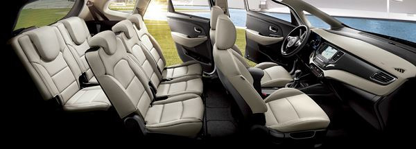 Le monospace Kia Carens s'offre un restylage extérieur et intérieur